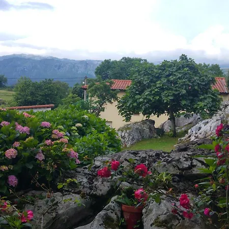 La Encina Celorio Parking Hotel Llanes