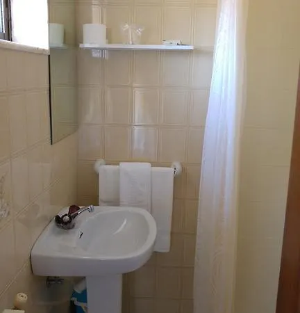 酒店 La Encina Celorio 利亚内斯