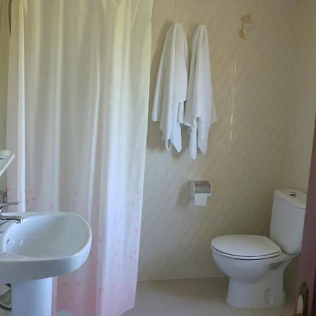 La Encina Celorio 酒店 利亚内斯