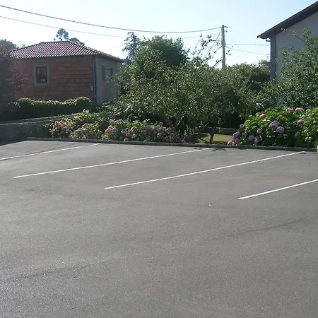 Отель La Encina Celorio Parking Льянес